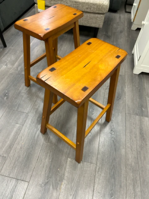 2 WOOD BACKLESS STOOLS