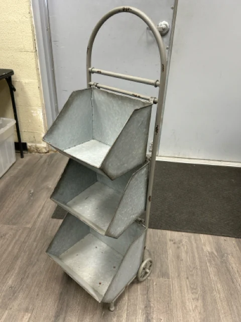 3 TIER METAL PLANTER SHELF CART