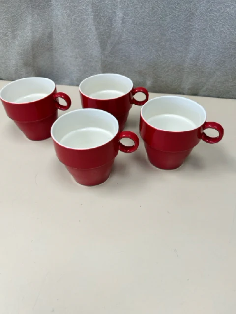4 RED STACKING CUPS - Image 2