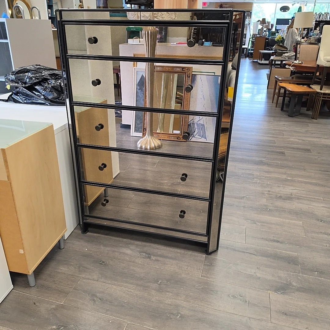 5 DRAWER MIRRORED DRESSER