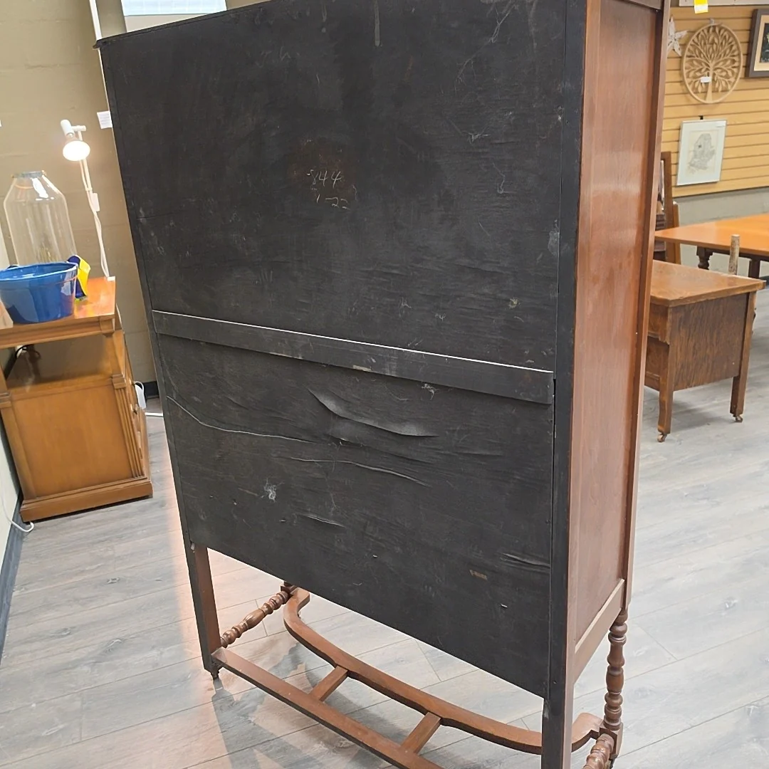 ANTIQUE CURIO CABINET - Image 4