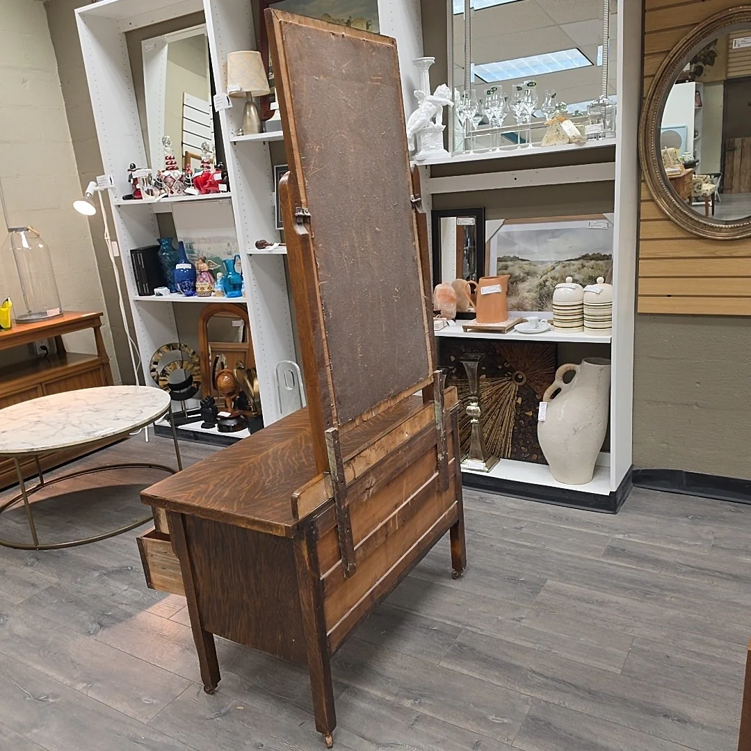 ANTIQUE SHORT DRESSER W/MIRROR - Image 3