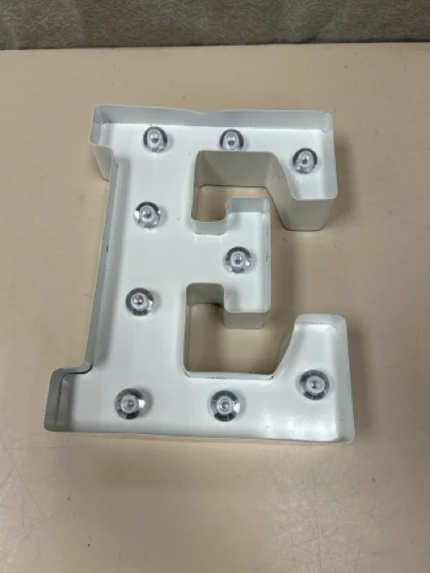 ASSORTED LIGHT UP LETTER HANGING