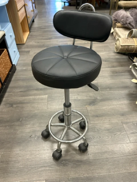BLACK ARMLESS STOOL