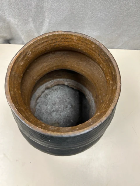 BLACK JAGGED CERAMIC PLANTER - Image 2