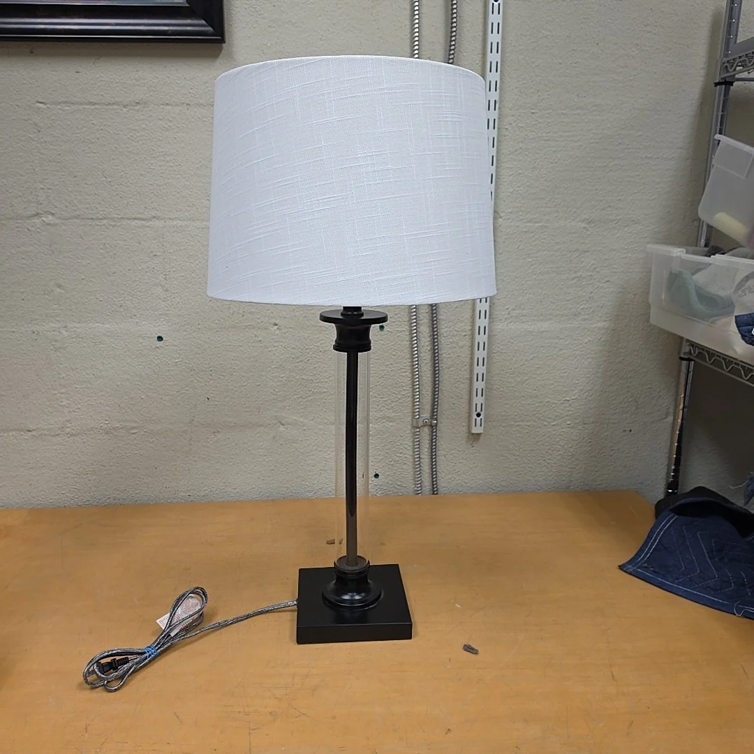 BLACK METAL/GLASS LAMP