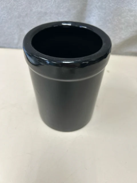 BLACK UTENSIL HOLDER