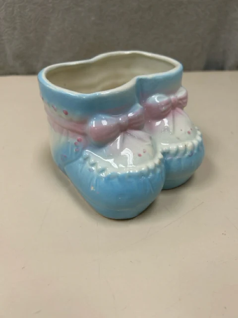 BLUE PINK SHOES PLANTER