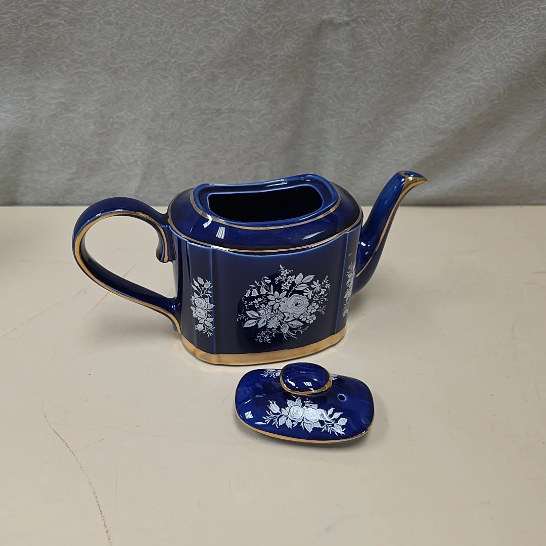 BLUE/WHITE FLOWER TEA POT - Image 3