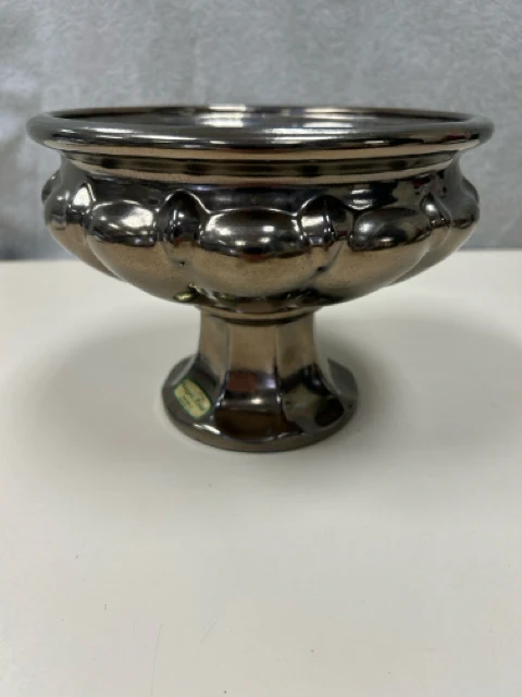 BRONZY PEDESTAL PLANTER