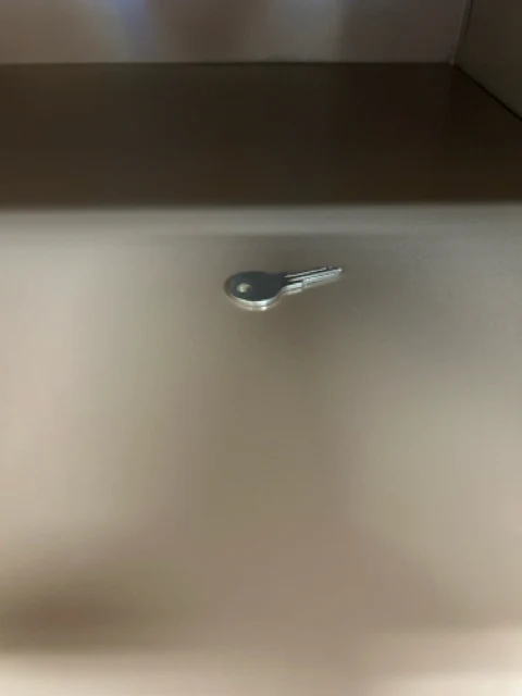 BROWN METAL LOCKER - Image 3
