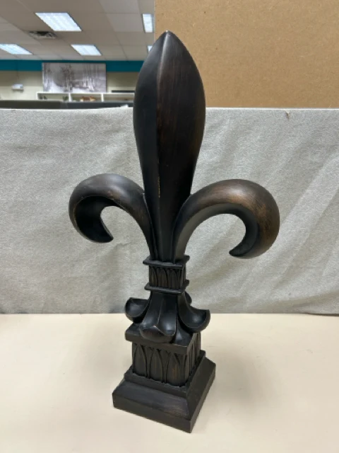 BROWN RESIN FLEUR DE LEI