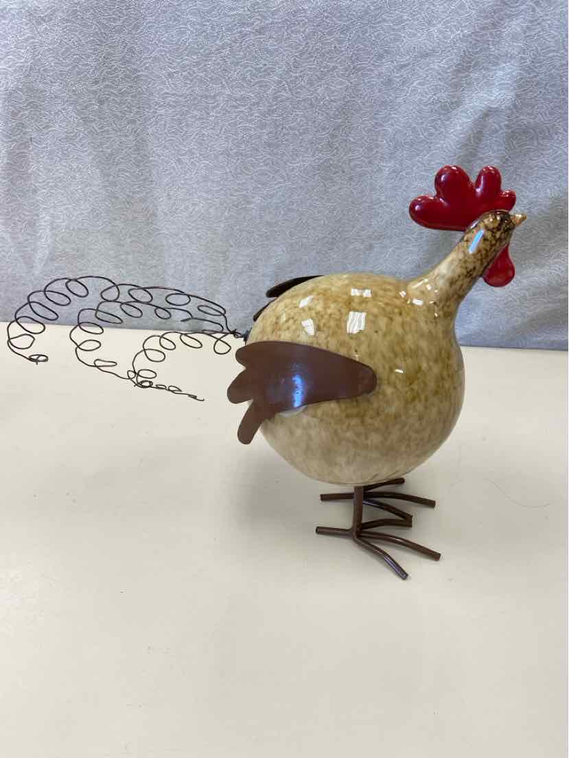 BROWN TAN CERAMIC ROOSTER W/METAL TAIL