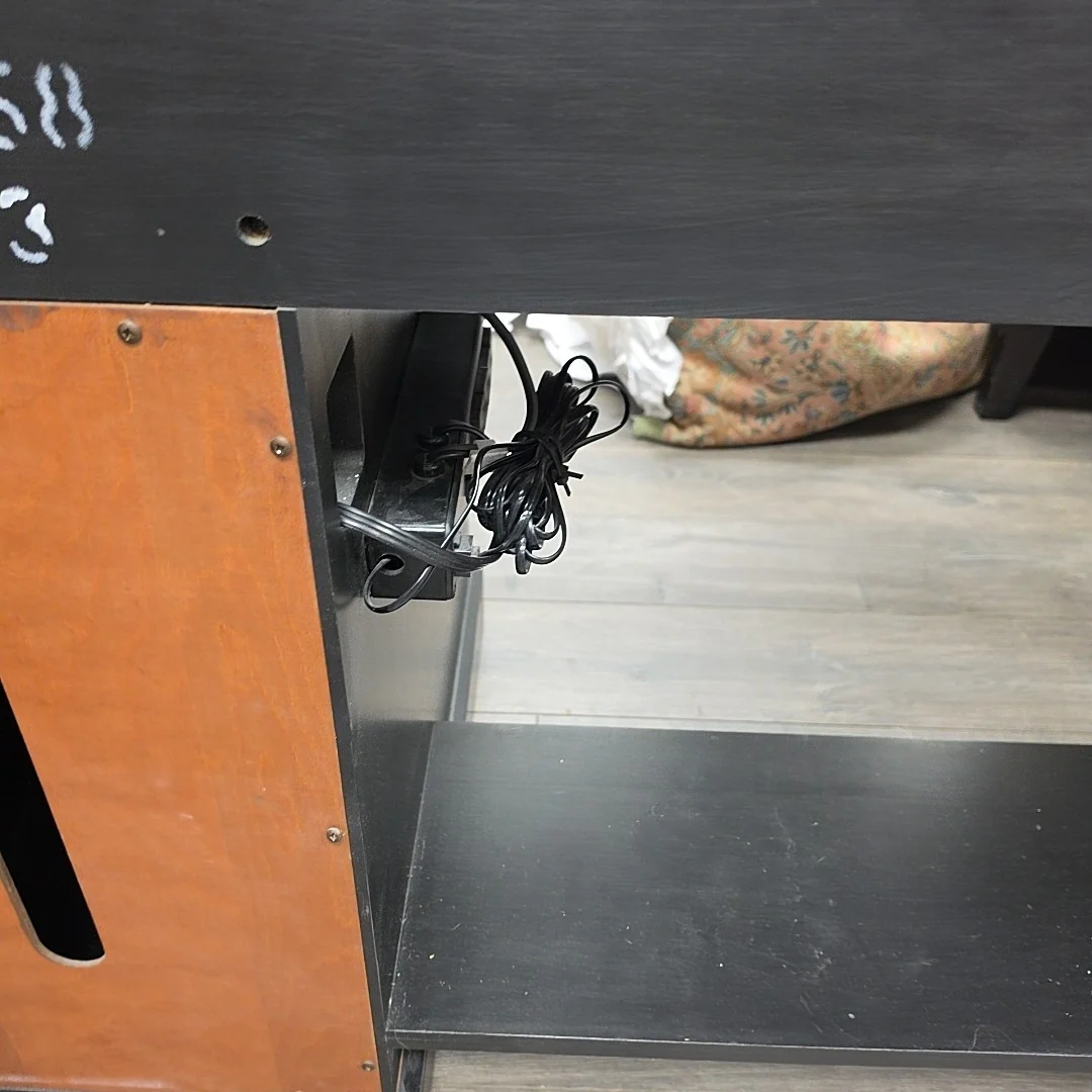 BROWN TOP BLACK BASE DESK - Image 4