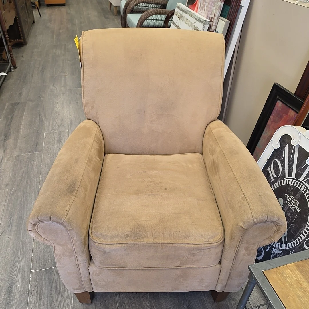 BROWN UPHOL ARMCHAIR