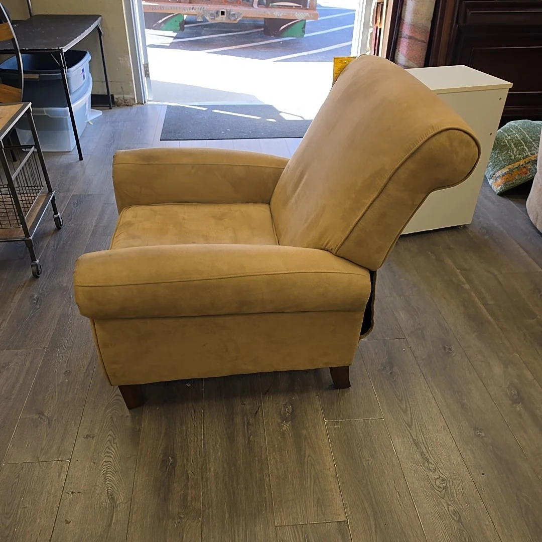 BROWN UPHOL ARMCHAIR - Image 3