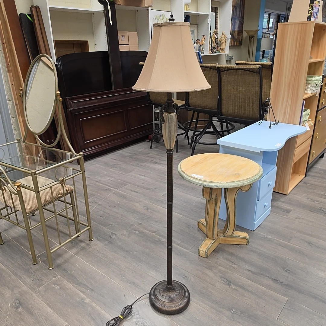 BROWN W/GOLD SHADE FLOOR