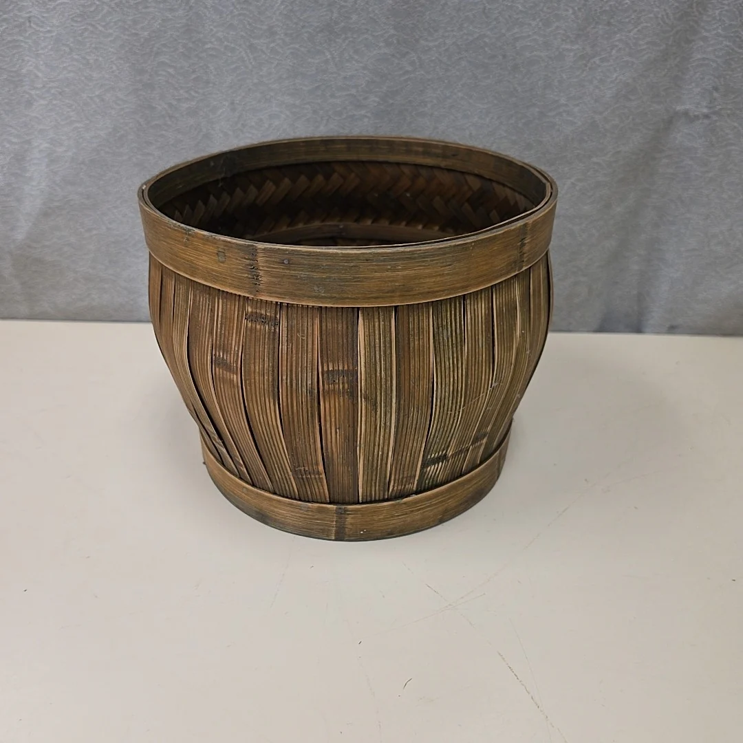 BROWN WEAVE BASKET