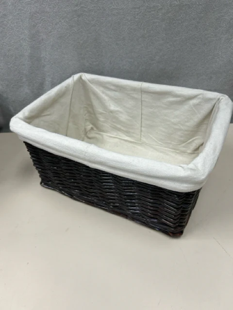 BROWN WEAVE BASKET W/LINER