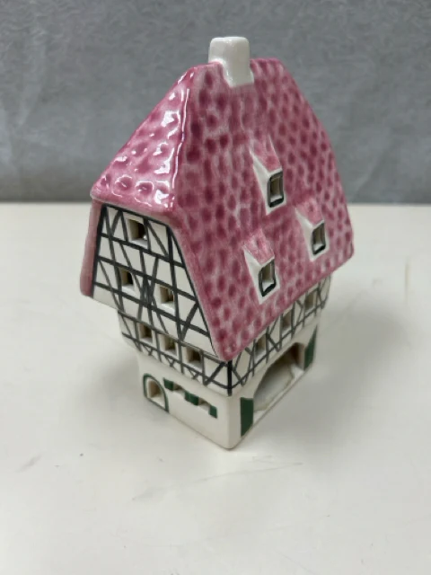 CERAMIC PINK ROOF HOUSE