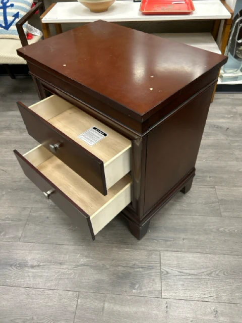 CHERRY 2 DRAWER NIGHTSTAND - Image 2