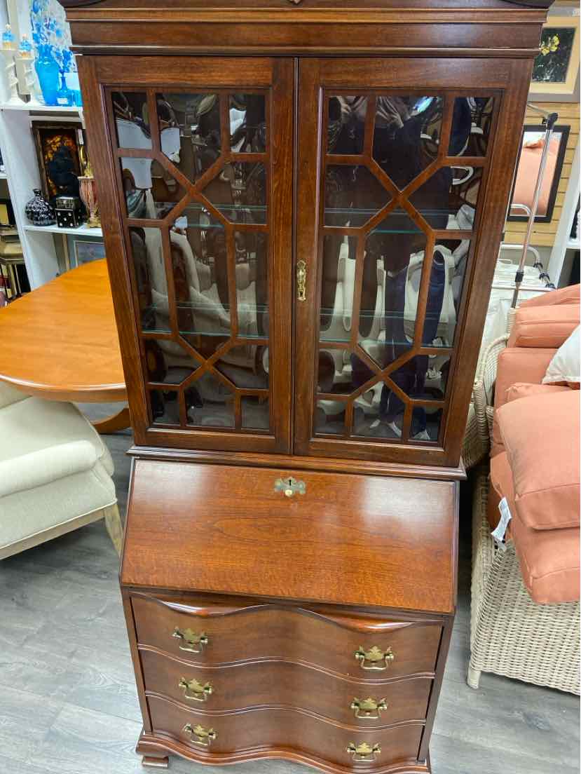 CHERRY CURIO CABINET W/GLASS FRONT