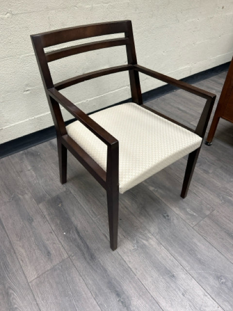 CHERRY WOOD W/TAN CREAM SEAT SIDE CHAIR