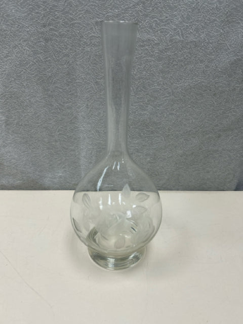 CLEAR GLASS ETCHED VASE