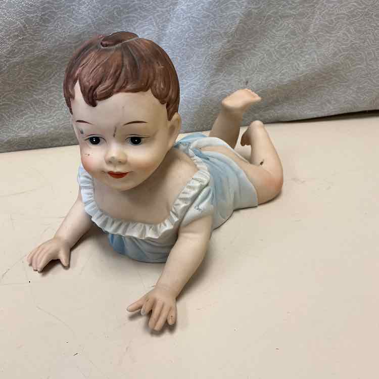 CRAWLING BABY