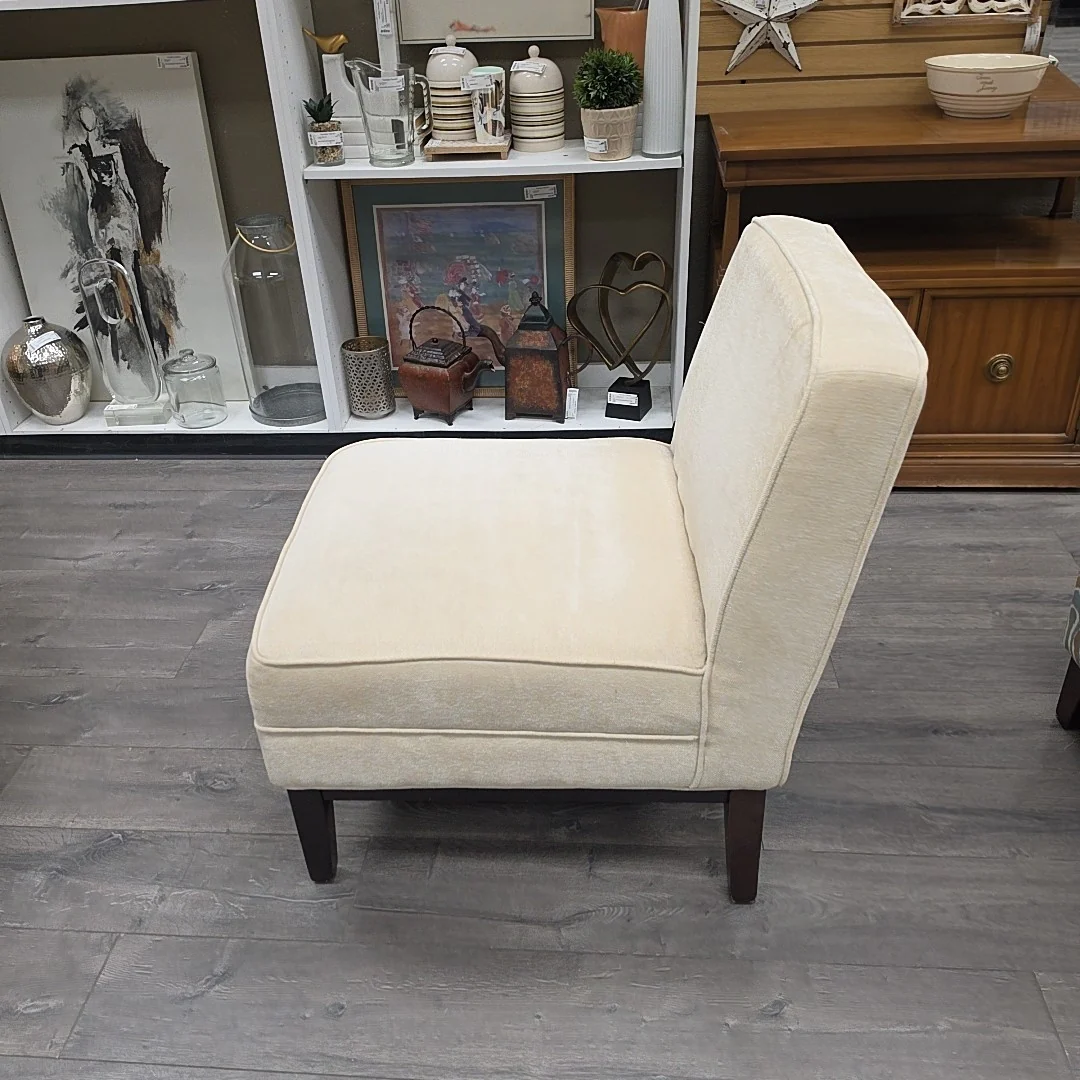 CREAM ARMLESS ACCENT CHAIR - Image 2