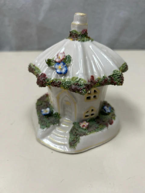 FLORAL COTTAGE TEALIGHT HOLDER