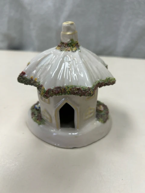 FLORAL COTTAGE TEALIGHT HOLDER - Image 2