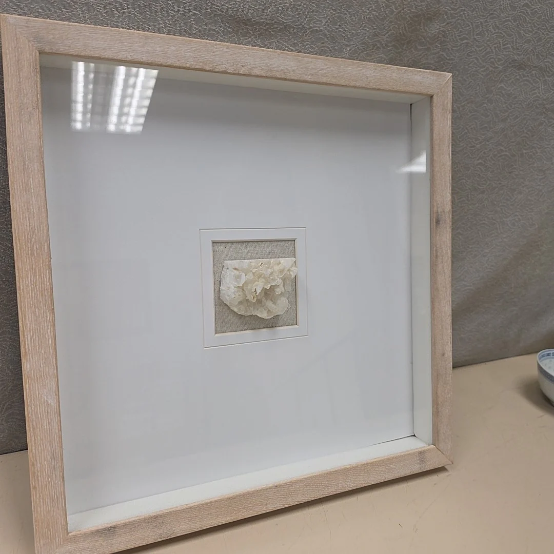 GEOD IN CREAM FRAME ART