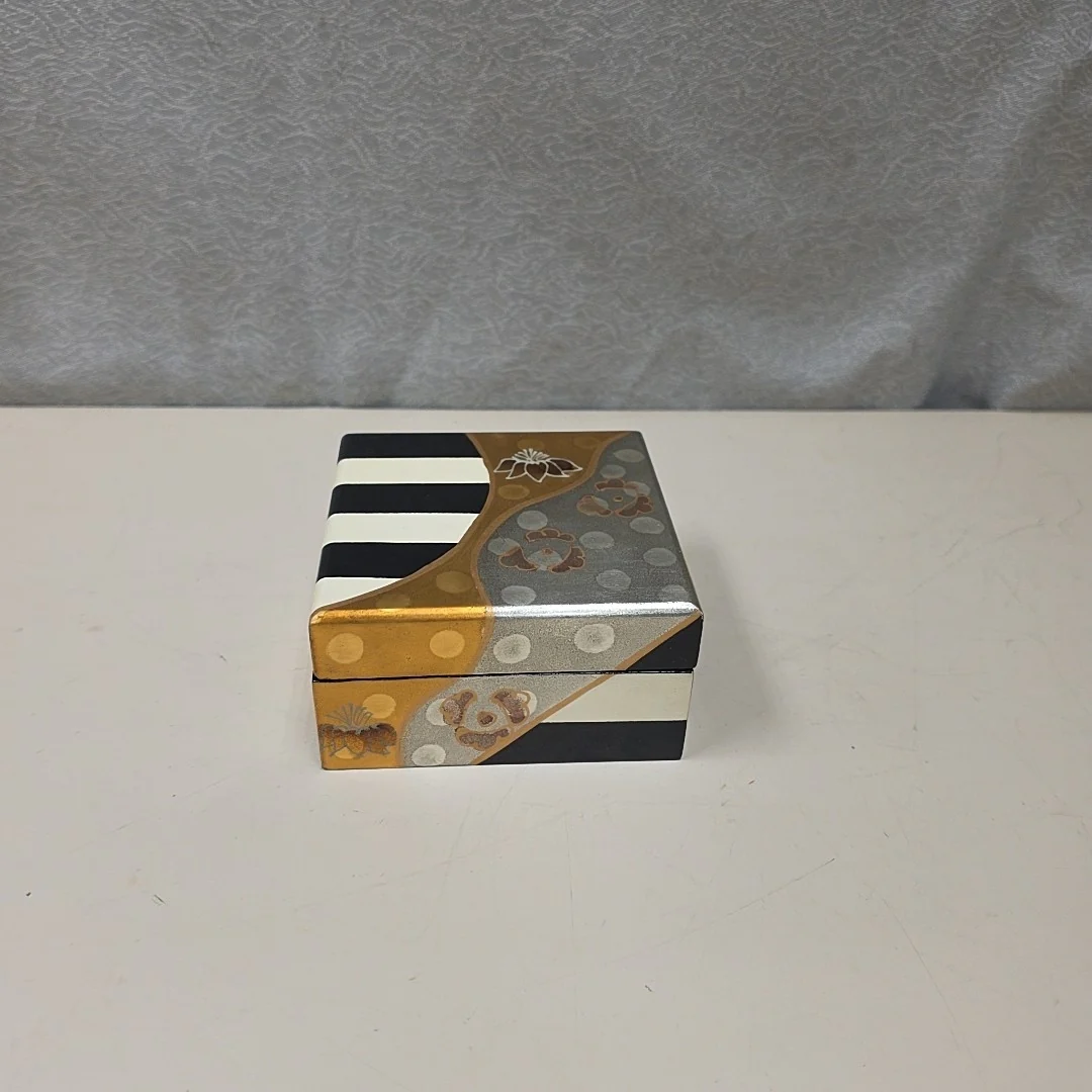 GOLD SILVER BOX