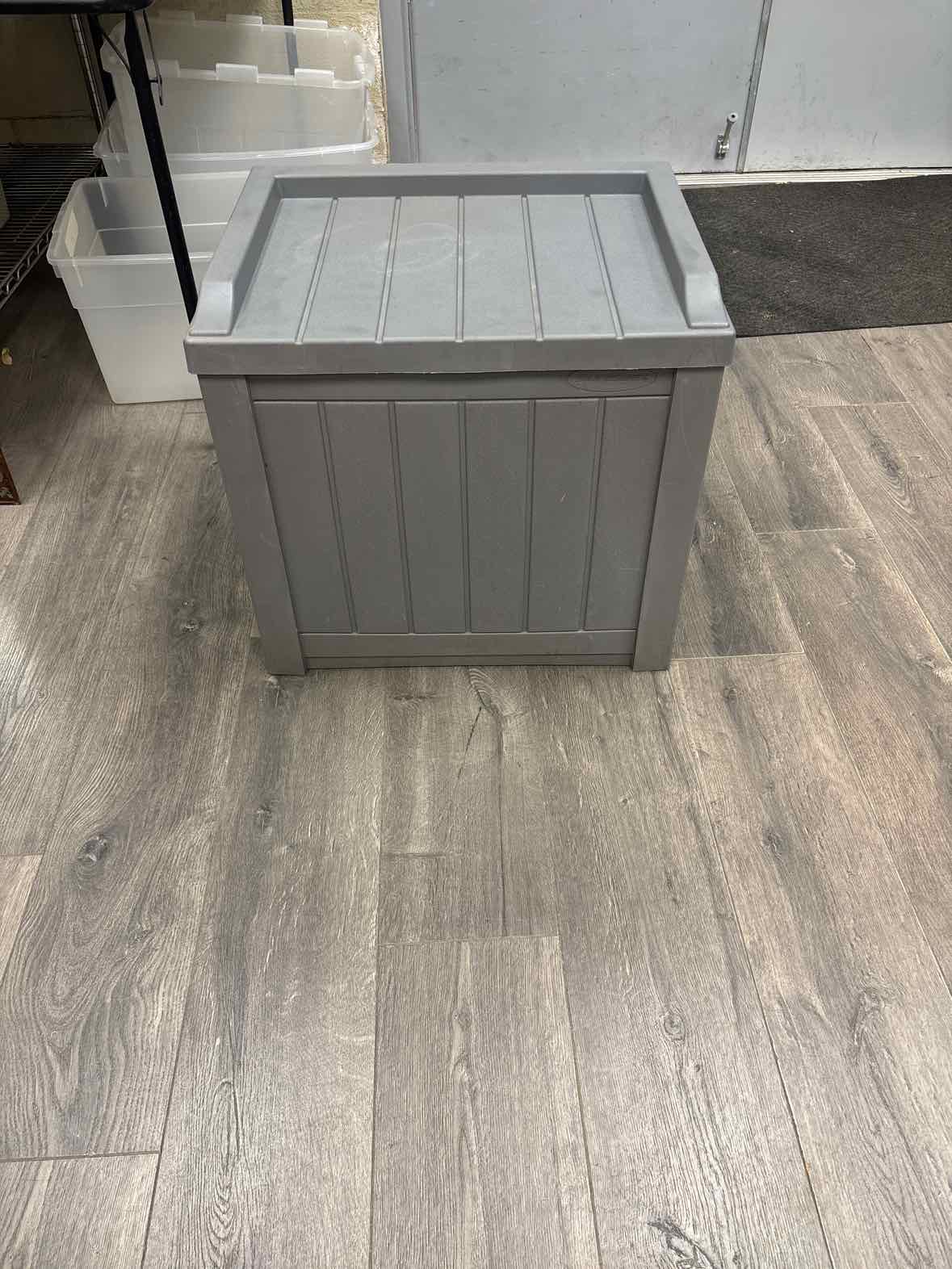 GRAY OUTDOOR STORAGE BIN
