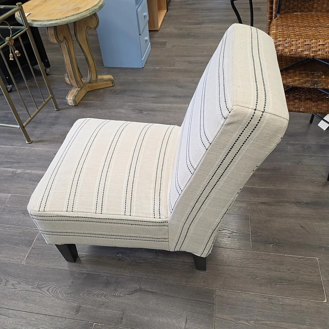 GRAY/WHITE STRIPED ARMLESS - Image 2