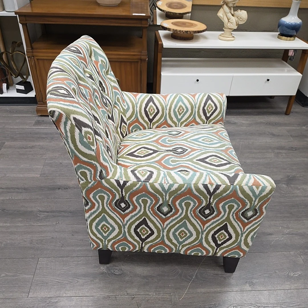 GREEN RED BLUE DESIGN ACCENT CHAIR - Image 2