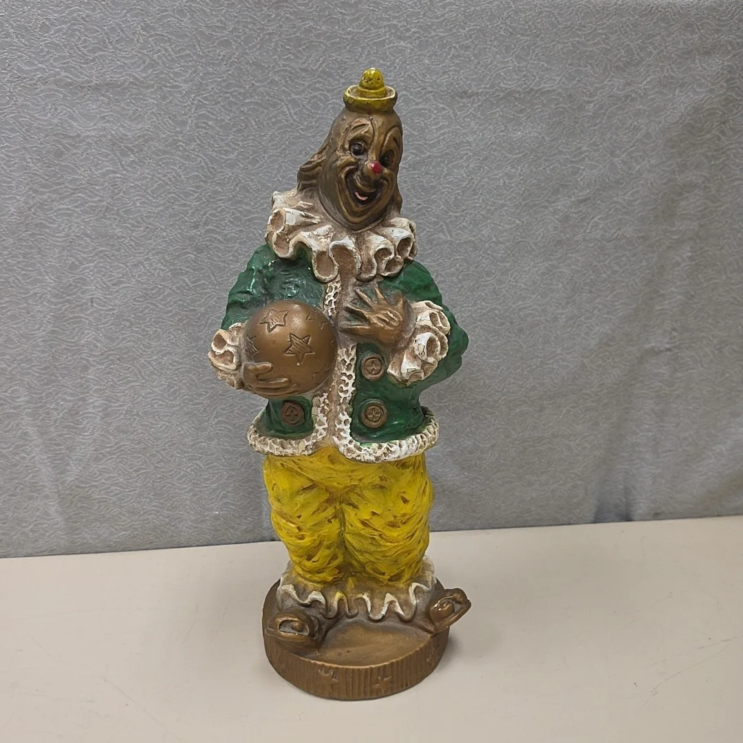 GREEN YELLOW GOLD RESIN CLOWN