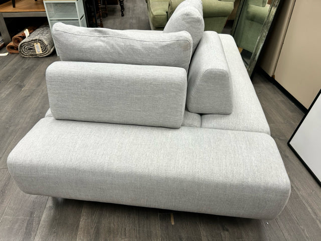GREY ADJUSTABLE CUSHION DAYBED - Image 2