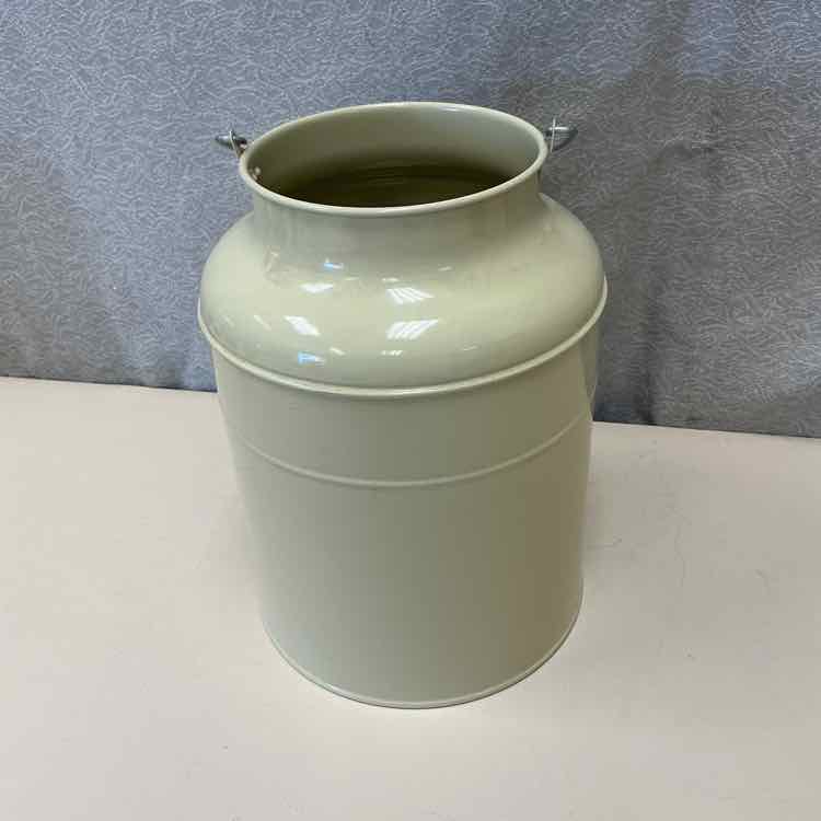 LARGE TIN JUG - Image 3
