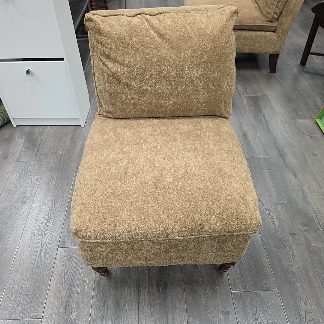 LIGHT BROWN FUZZY ARMLESS