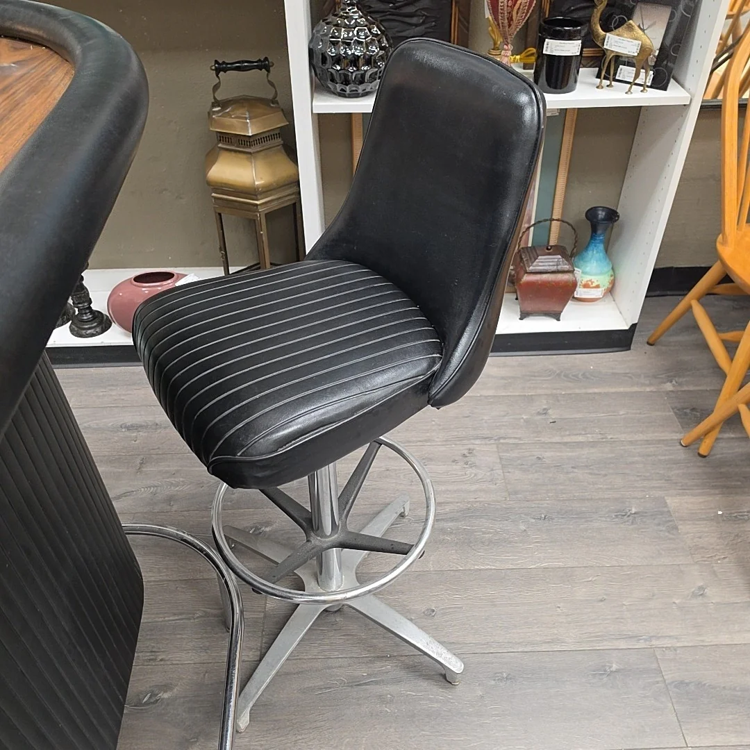 MCM BLACK LEATHER BAR 2 STOOLS - Image 4