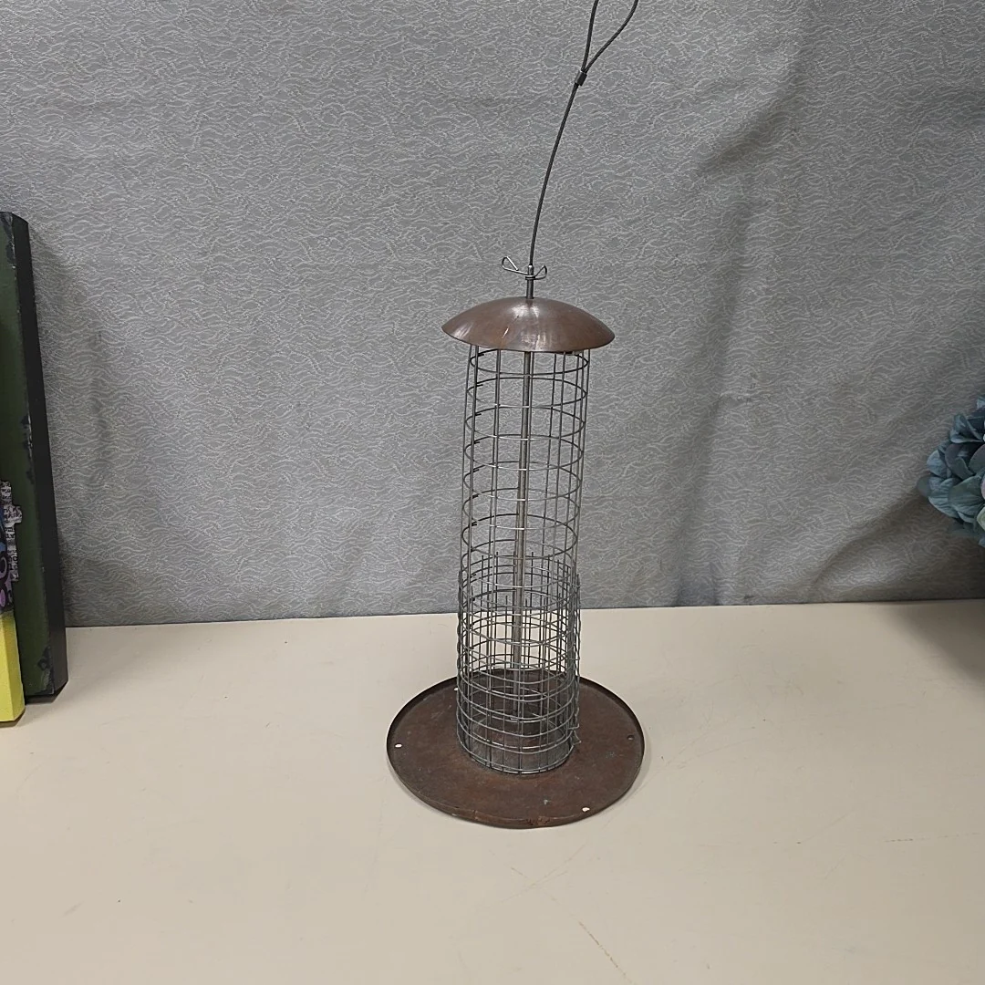 METAL BIRD FEEDER