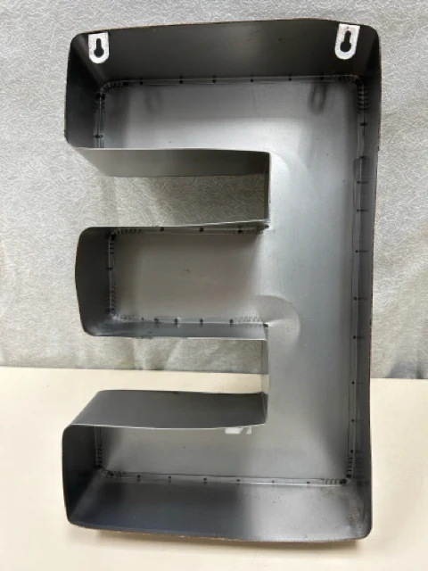 METAL E HANGING - Image 2