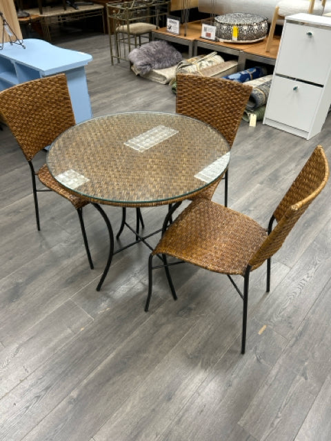 RATTAN ROUND TABLE W/3 CHAIRS