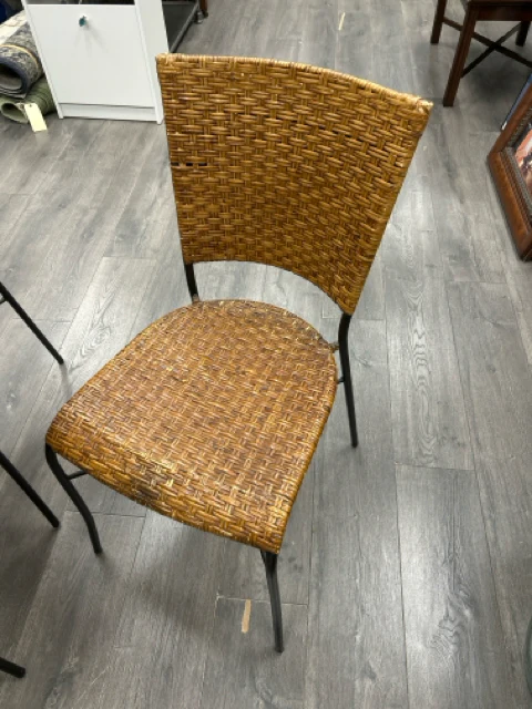 RATTAN ROUND TABLE W/3 CHAIRS - Image 2