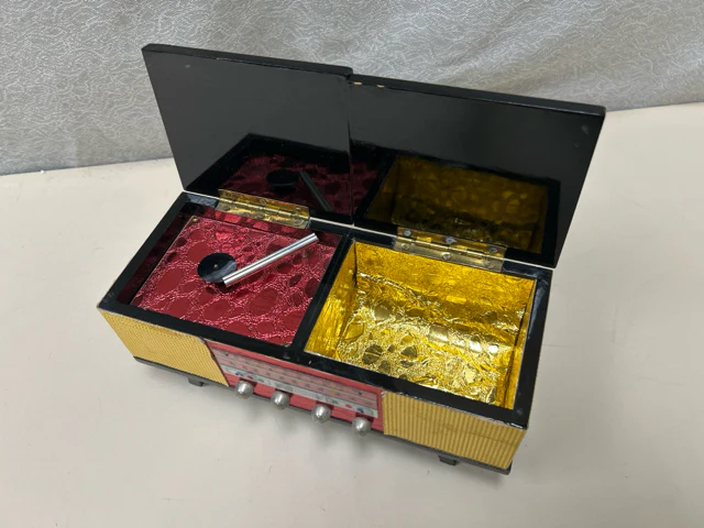 RECORD PLAYER MUSIC BOX - Image 2