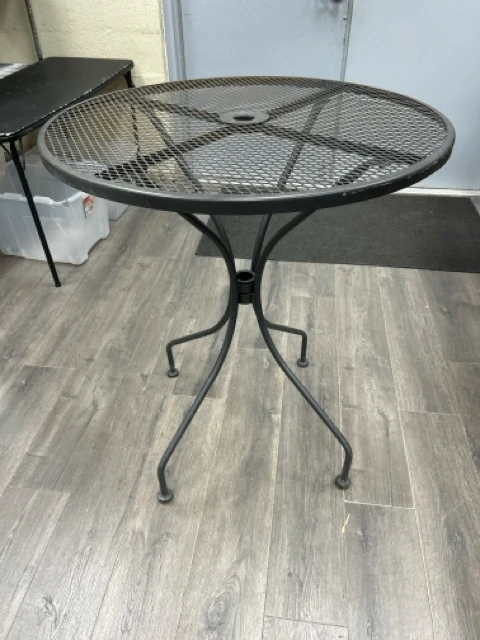ROUND BLACK IRON HIGHTOP
