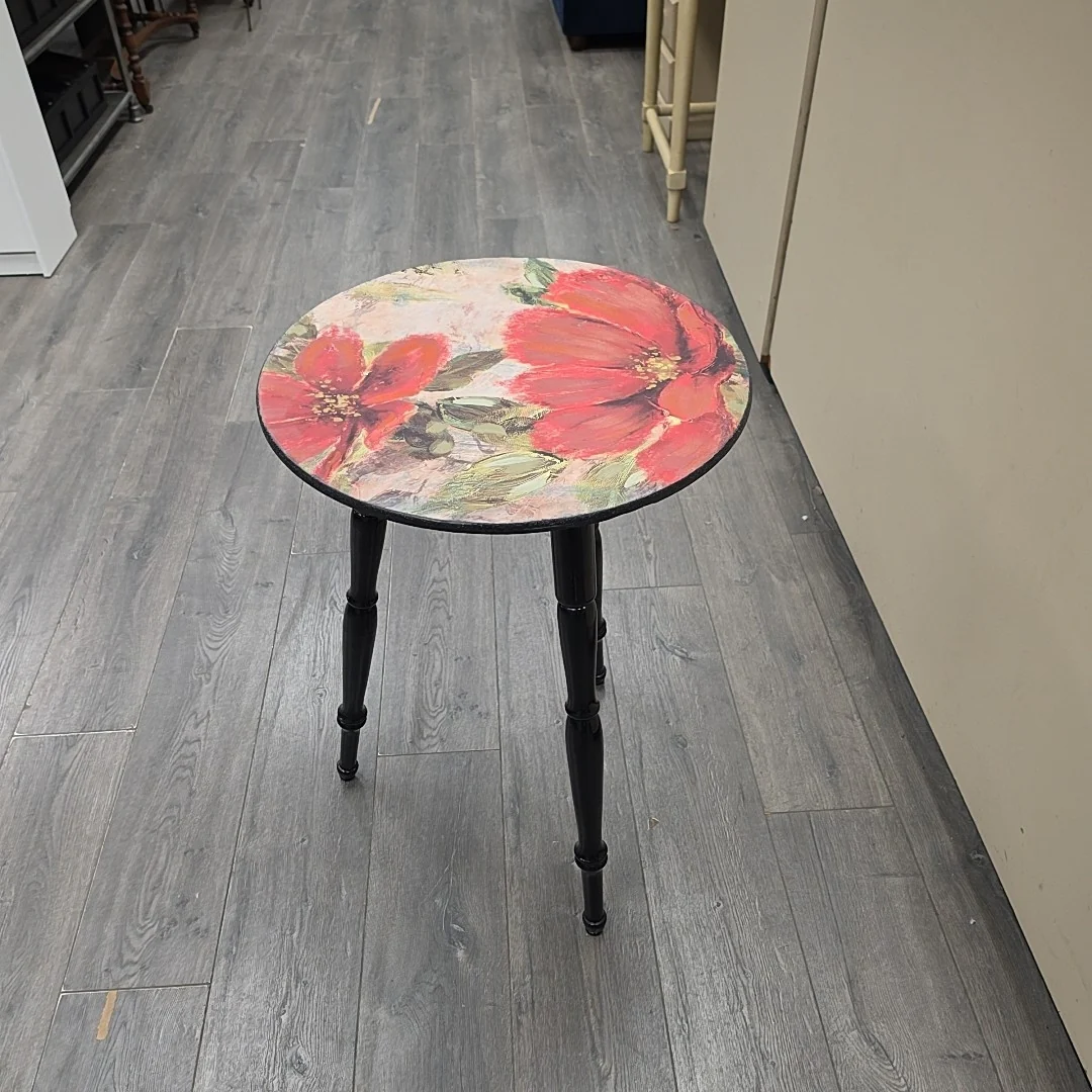 ROUND FLORAL TOP SIDE TABLE