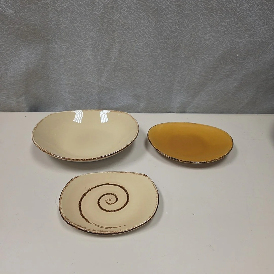 SET OF 3 TAN/GOLD/BROWN DISHES
